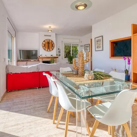 Villa Costacabana - *